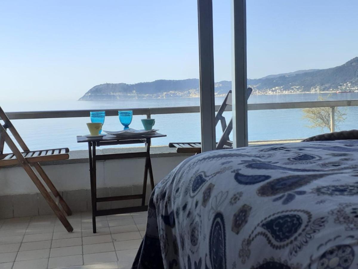 Cadorna Fronte Mare Apartman Alassio Kültér fotó