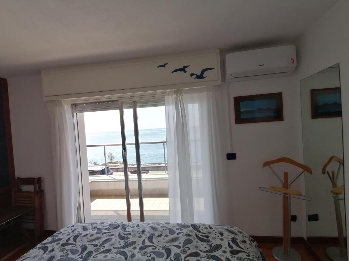Cadorna Fronte Mare Apartman Alassio Kültér fotó